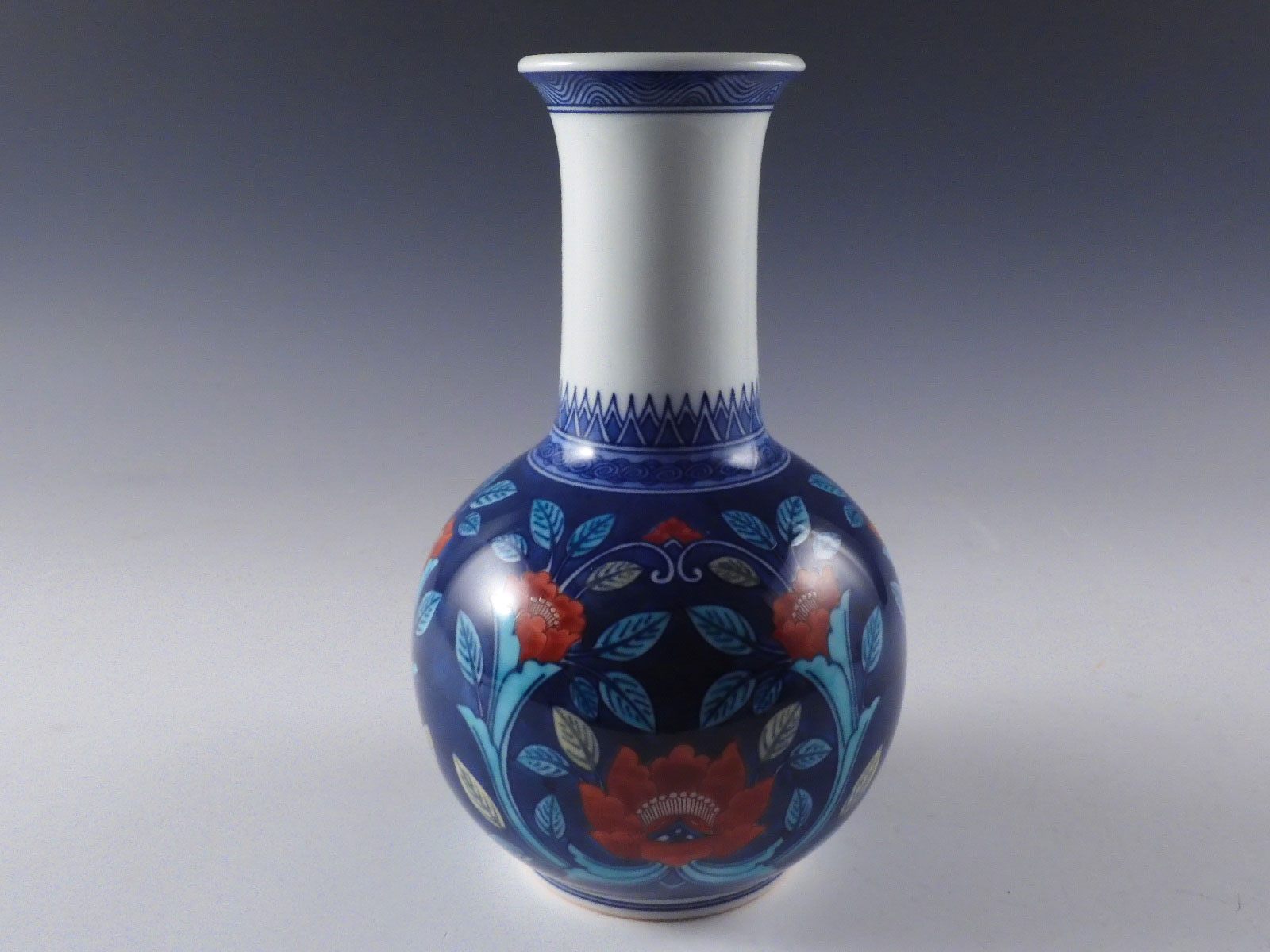 sold out】人間国宝 十三代 今泉今右衛門 造 本人作 色鍋島唐花文 花入