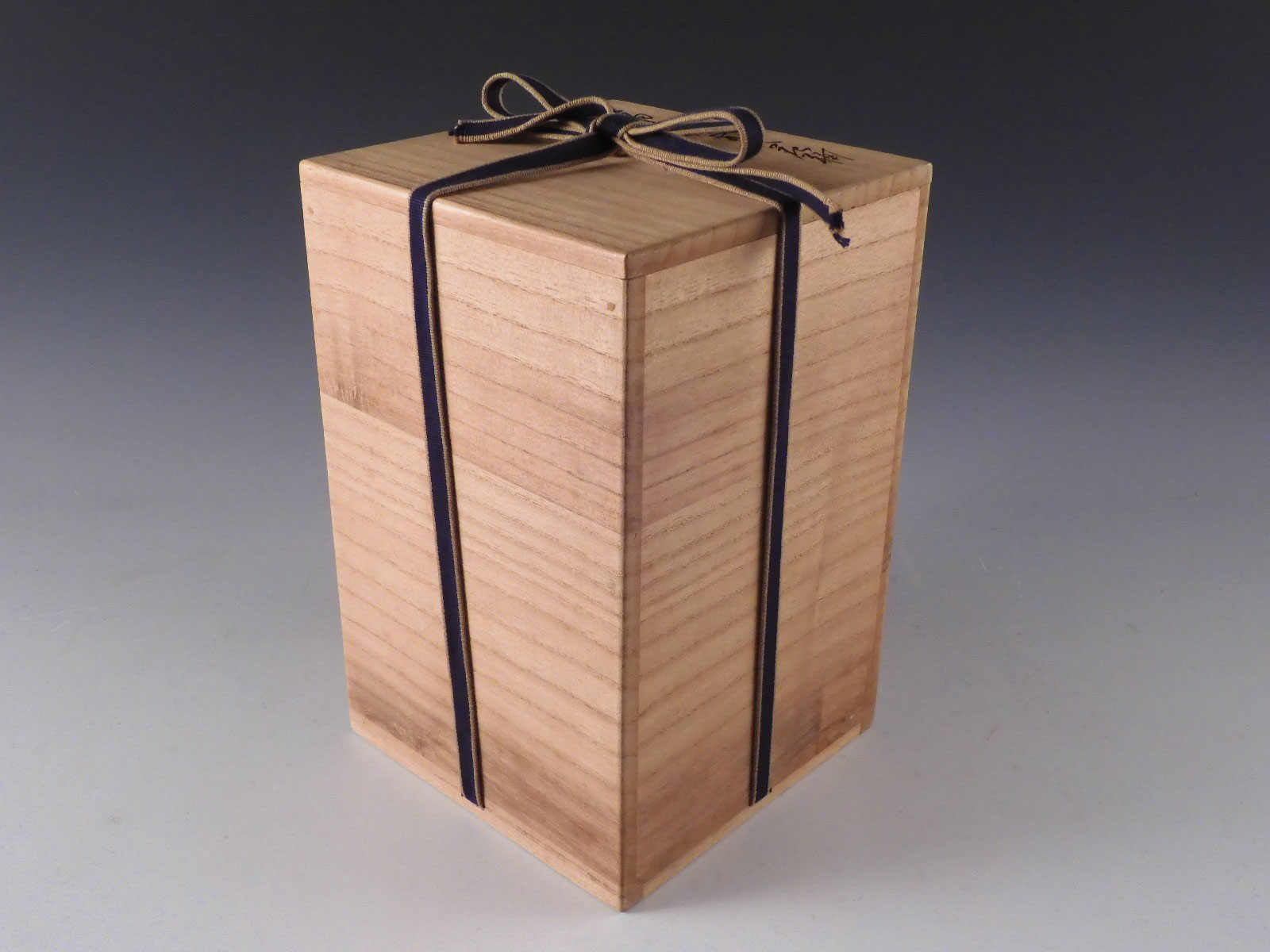 sold out】人間国宝 十三代 今泉今右衛門 造 本人作 色鍋島唐花文 花入