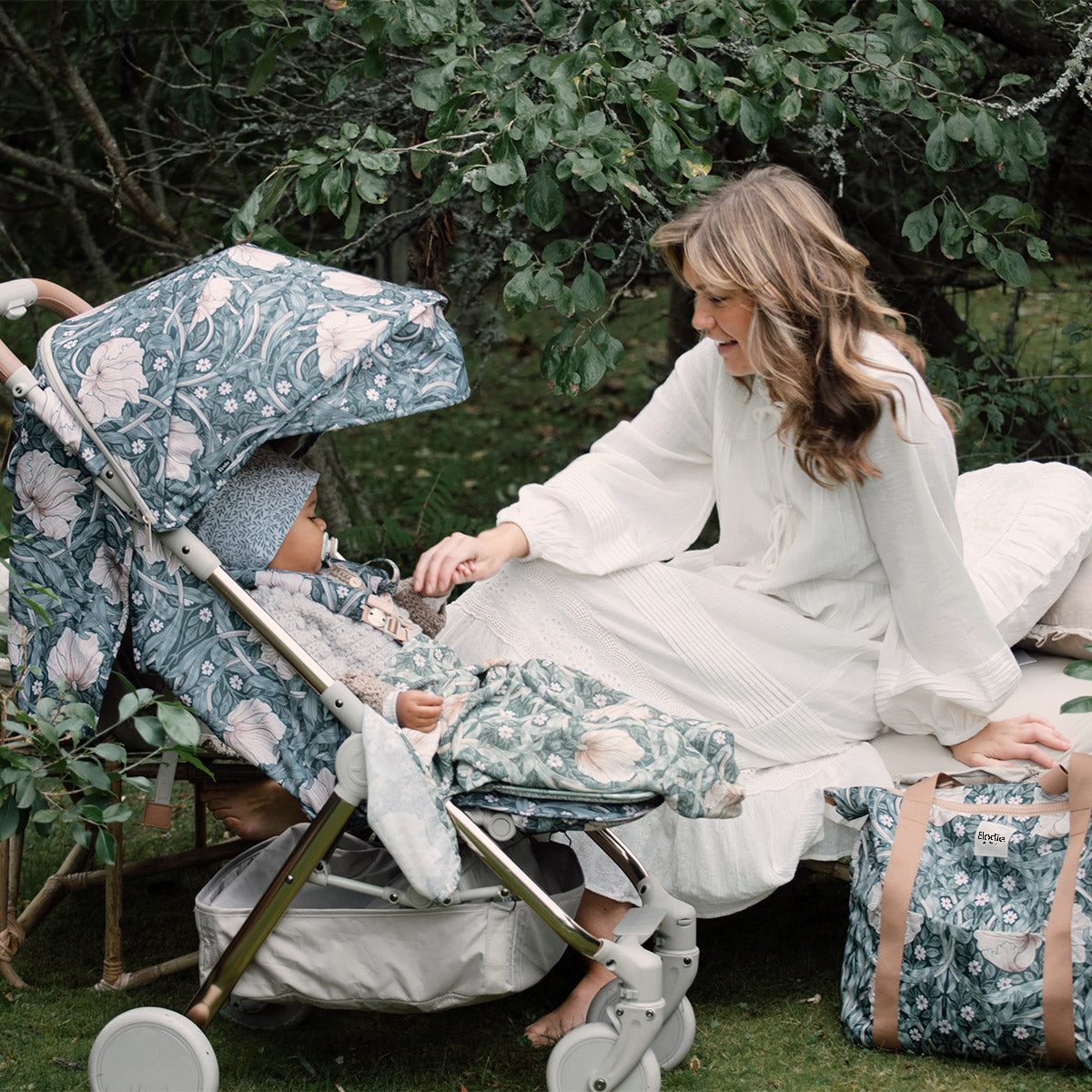 モンドストローラー - Morris & Co （ウィリアム モリス）Pimpernel