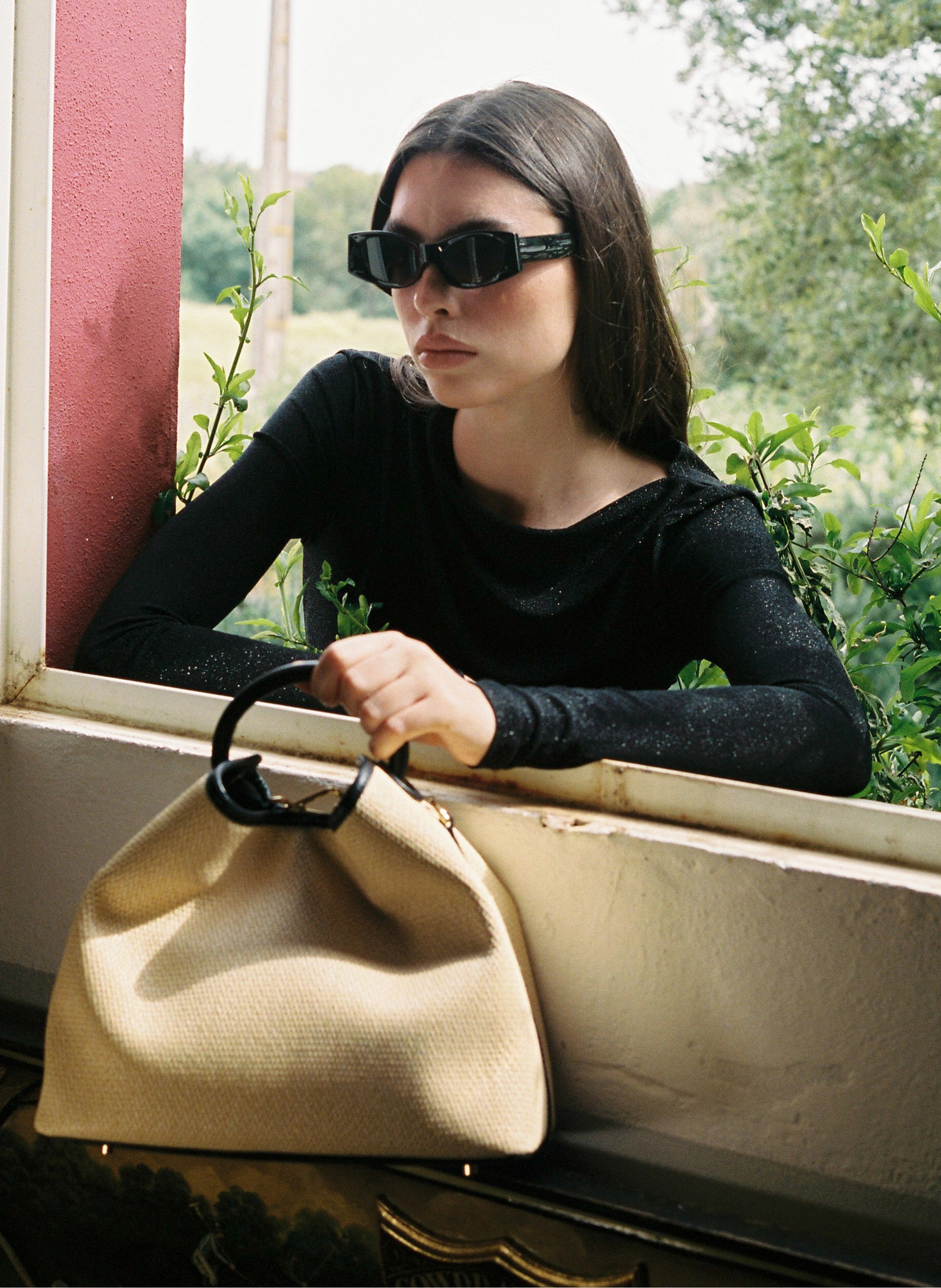 Raisin ナチュラルブラック - 夏のラフィアバッグ -Elleme