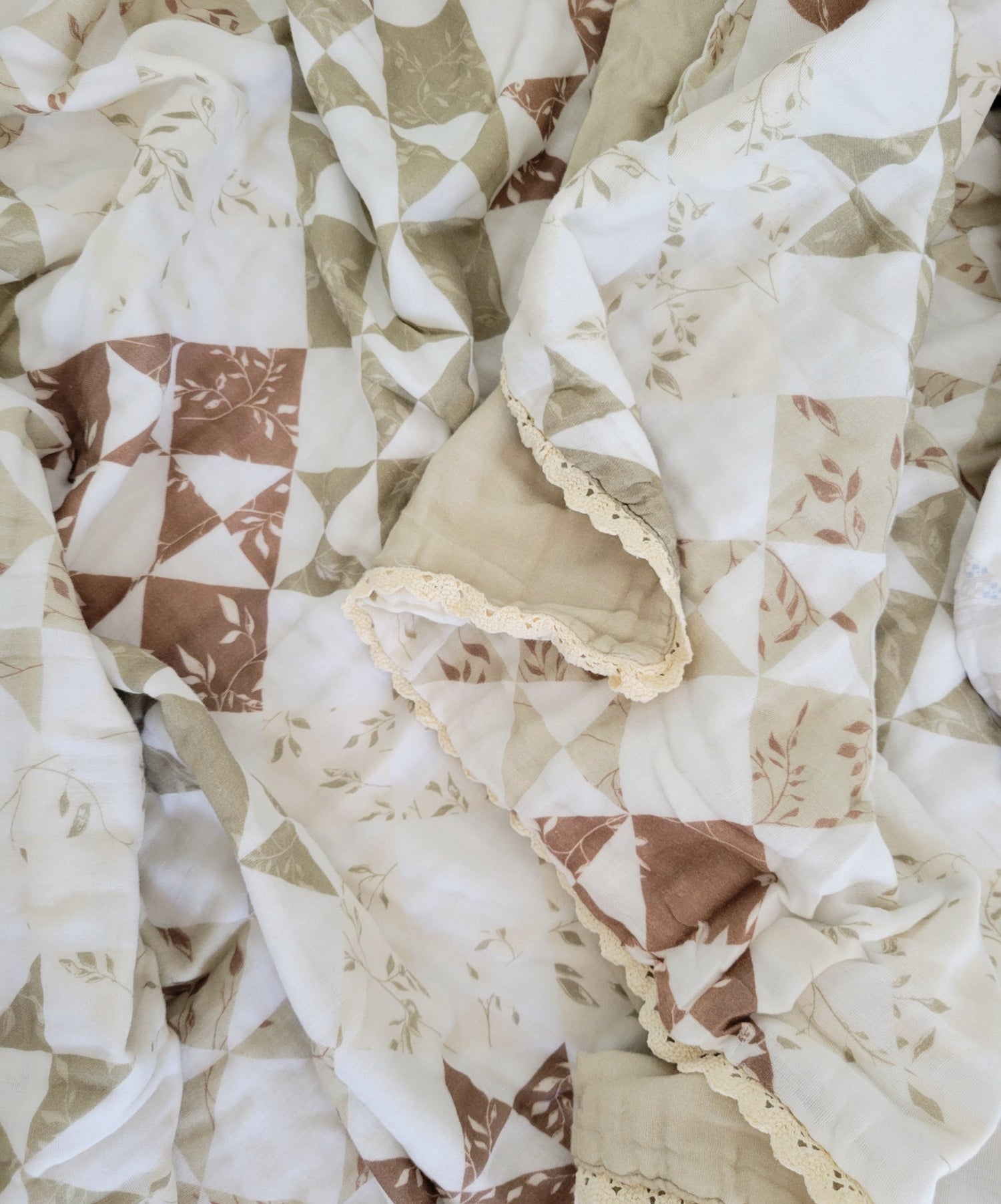 Ivy Quilted 6 Layer Gauze Blanket – Ellie + Layne
