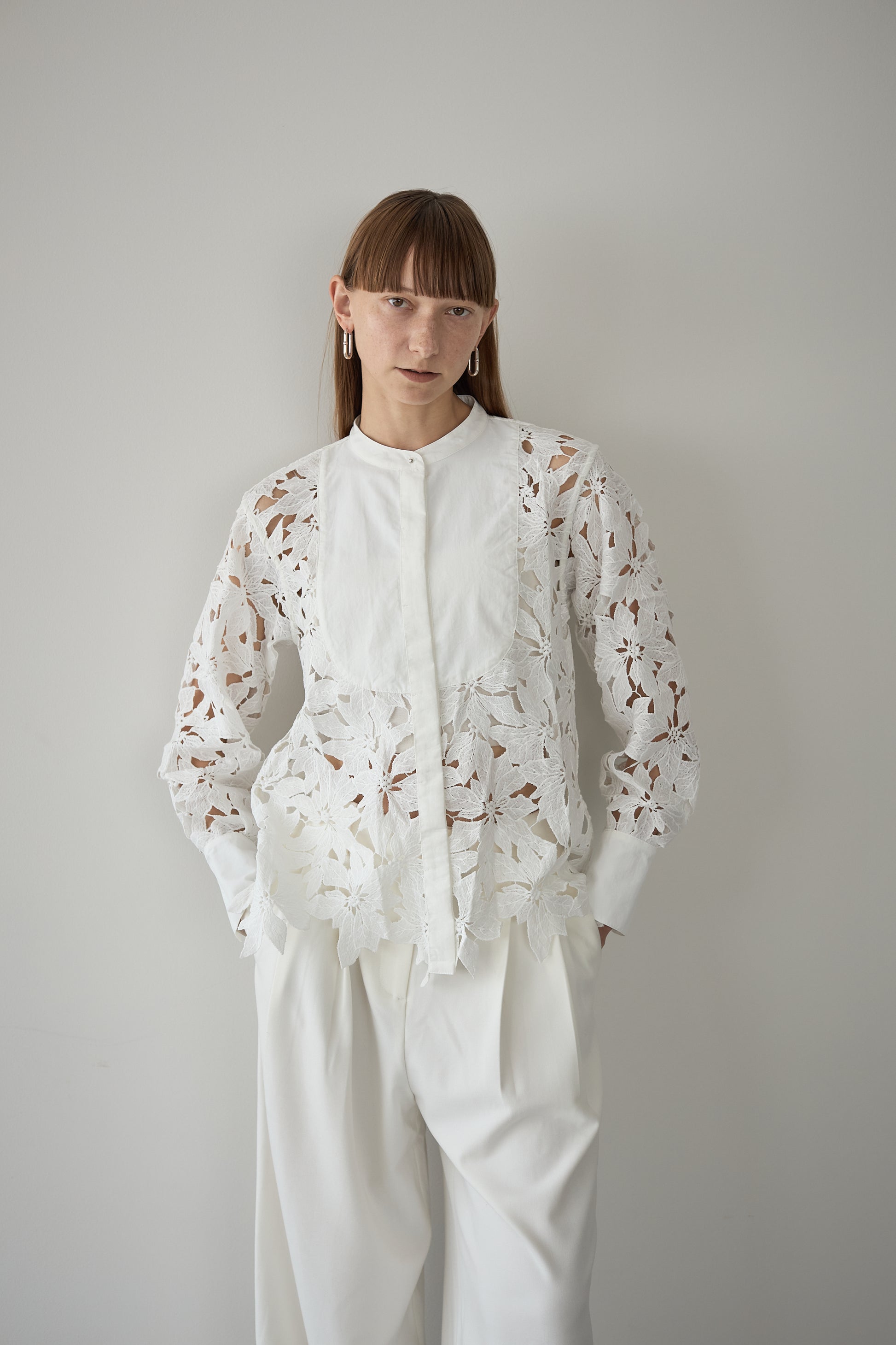 スタンドカラーレースシャツ【WHITE】 – ELLIE