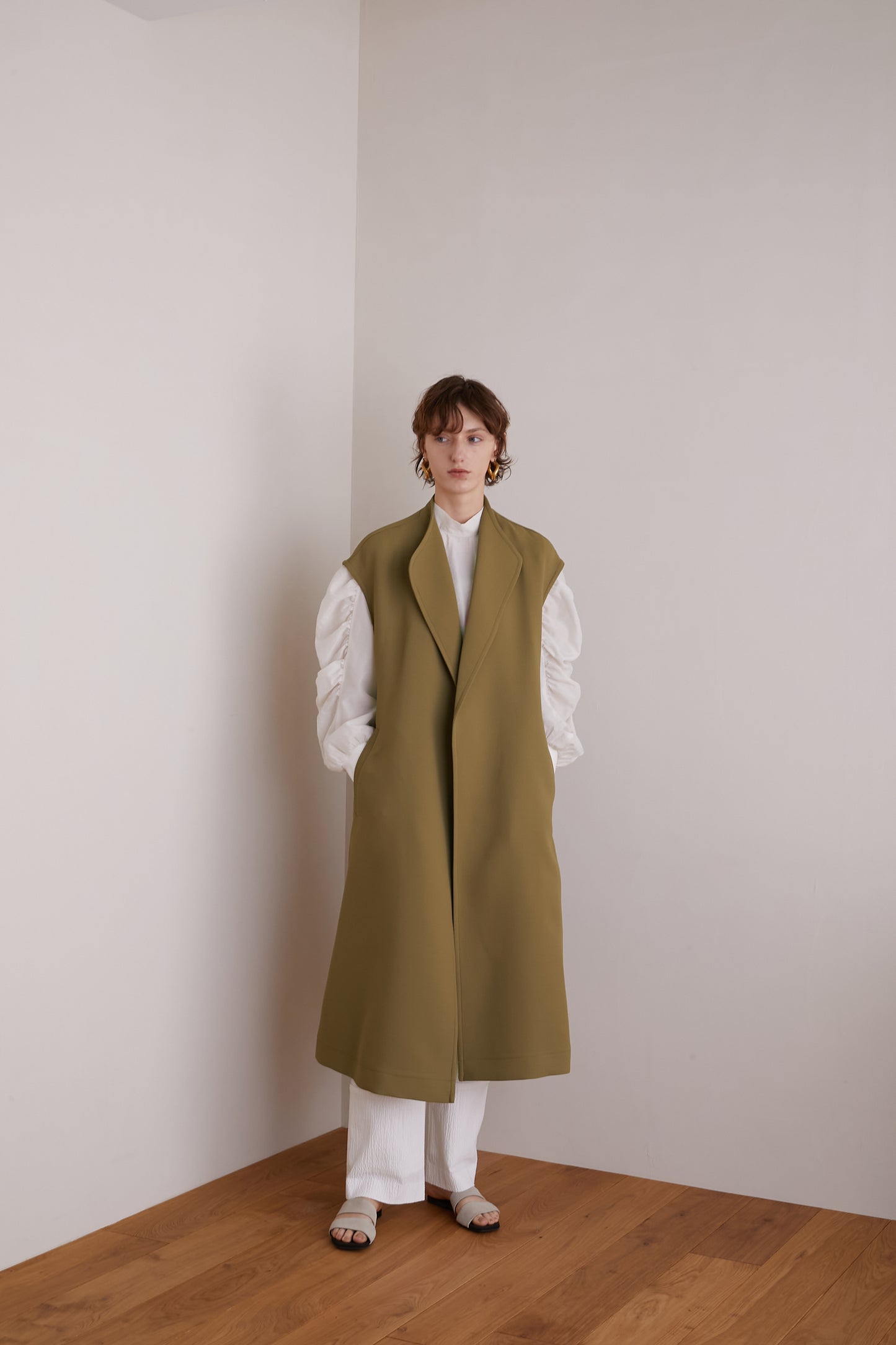 スリーブレスコート【BEIGE】 – ELLIE