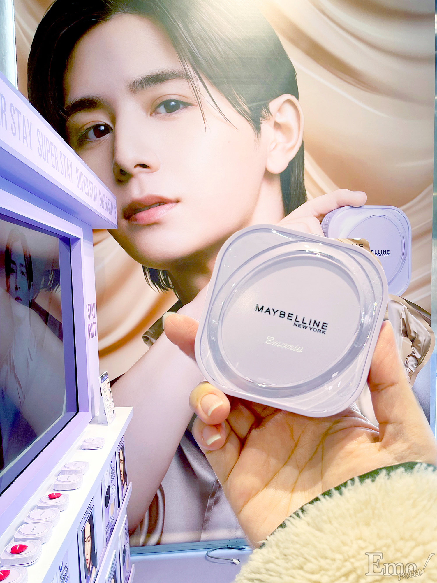 Emoコスメレポ＞巨大な山田涼介のビジュアル＆等身大パネルがお出迎え