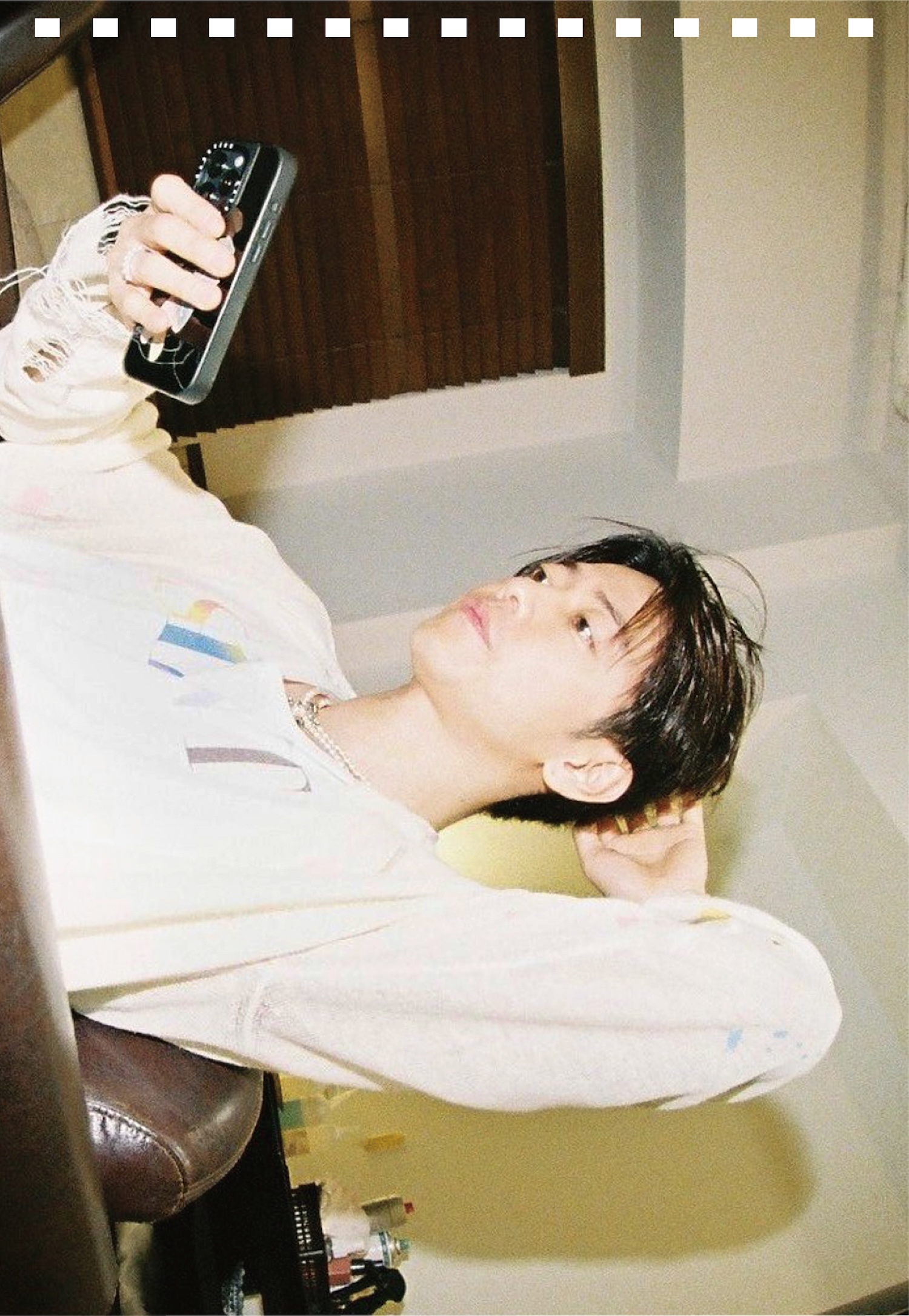 佐藤健、国内外のプライベート旅行にも密着したオフショットを含む、全