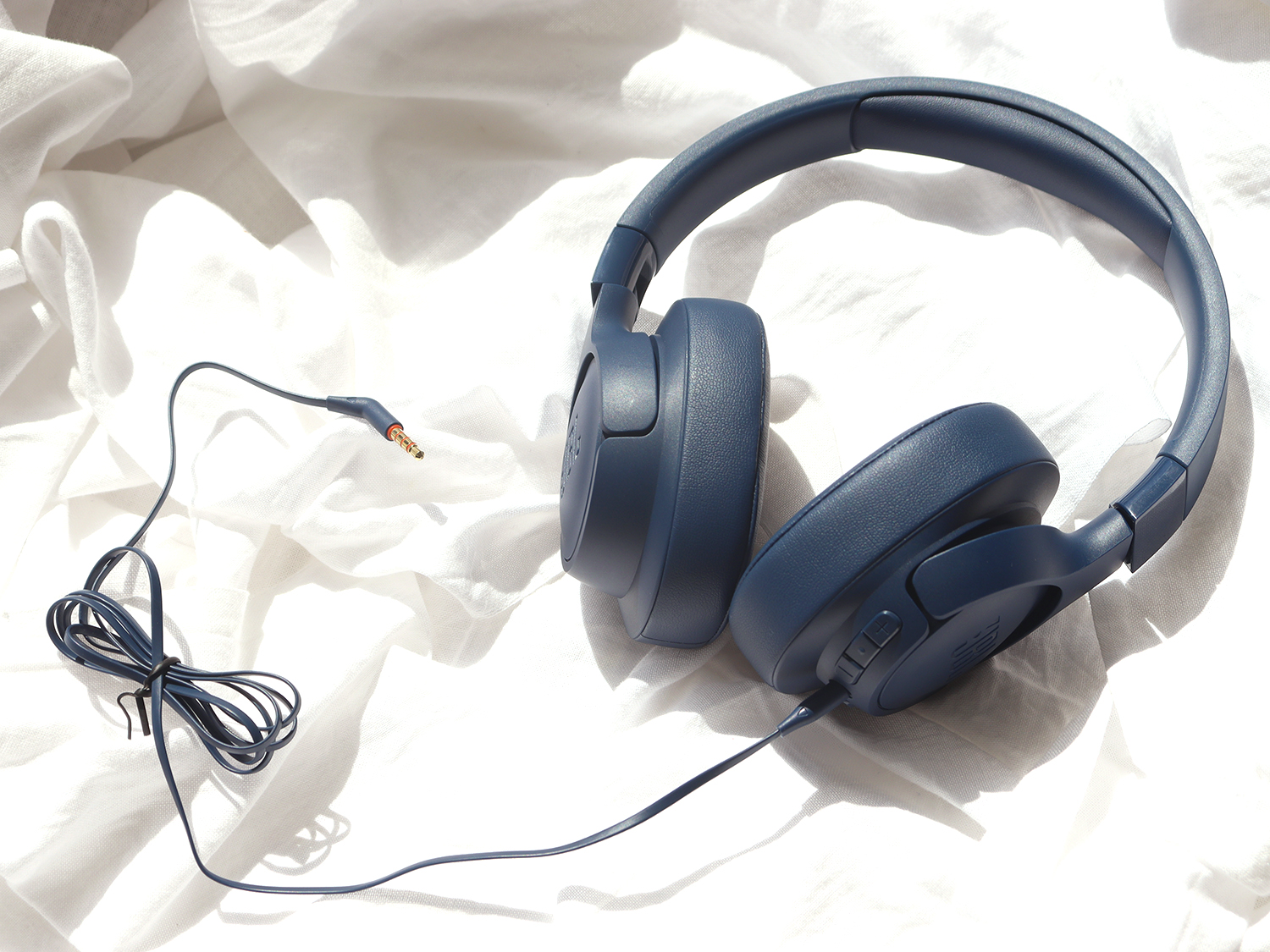 コスパ最強!? ワイヤレスヘッドホン「JBL TUNE 770NC(チューン770