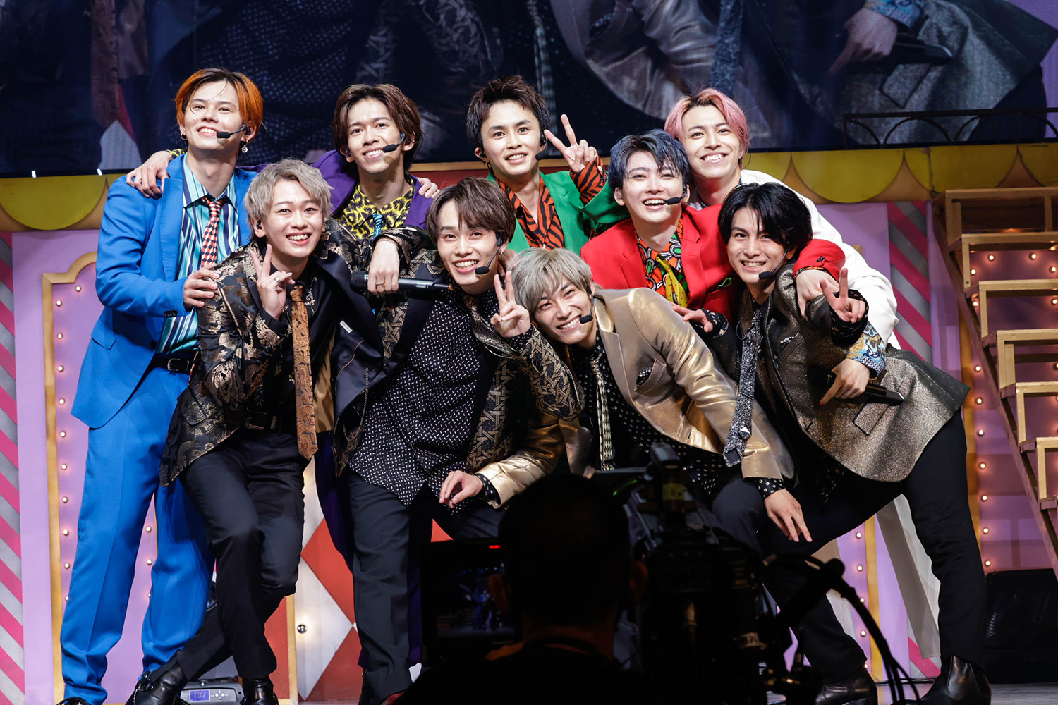 超特急・8号車と一緒に笑顔いっぱいの「走れ!!!!超特急」を力強く披露