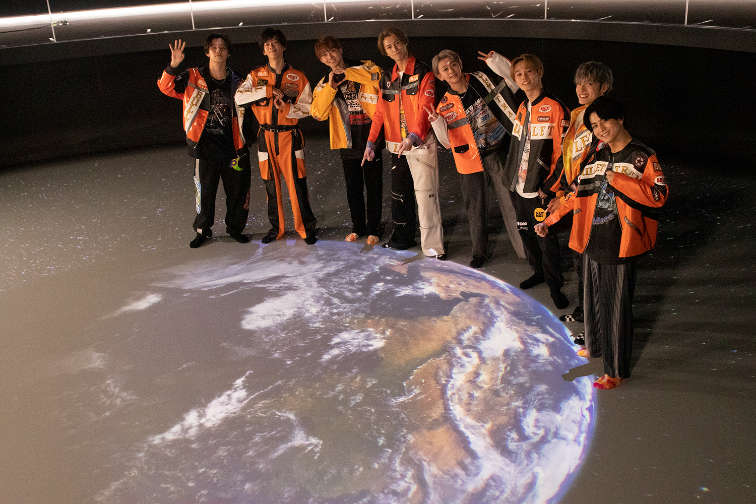 8号車の皆様には、9色のペンライトで会場を華やかに輝かせて頂ければな