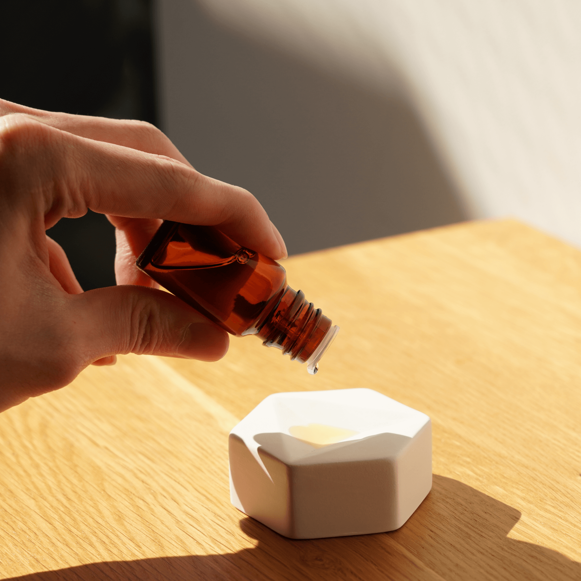 エッセンシャルオイルディフューザー ラウンド – 生活の木 オンライン