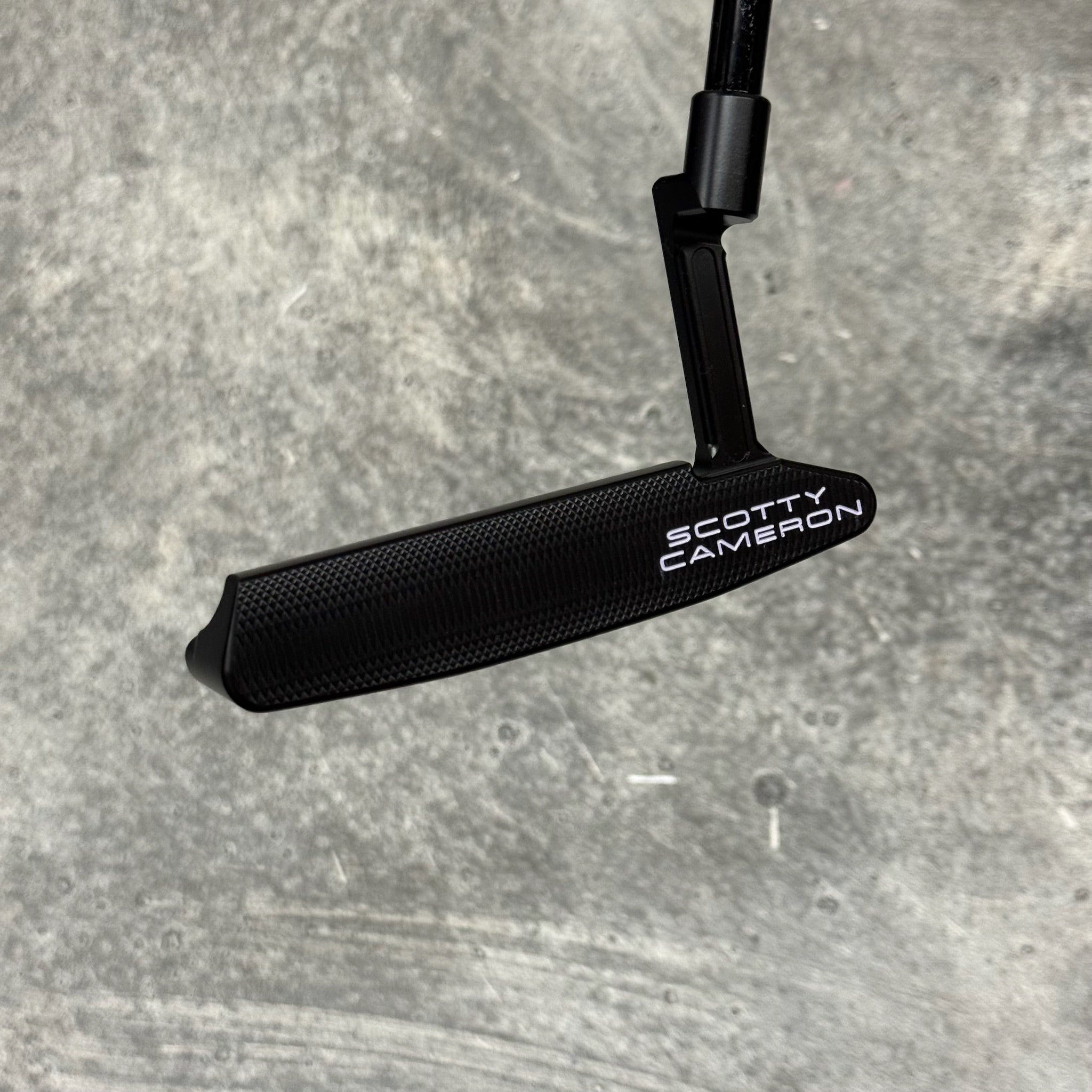 Scotty Cameron Super Select Newport 2 (Black PVD) Purple Drip