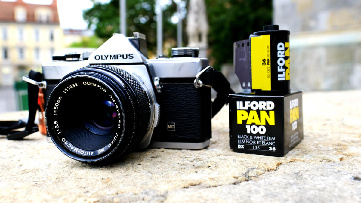 Olympus OM-1 and Zuiko Auto-Macro 50mm f/3.5 - Mercedes van study