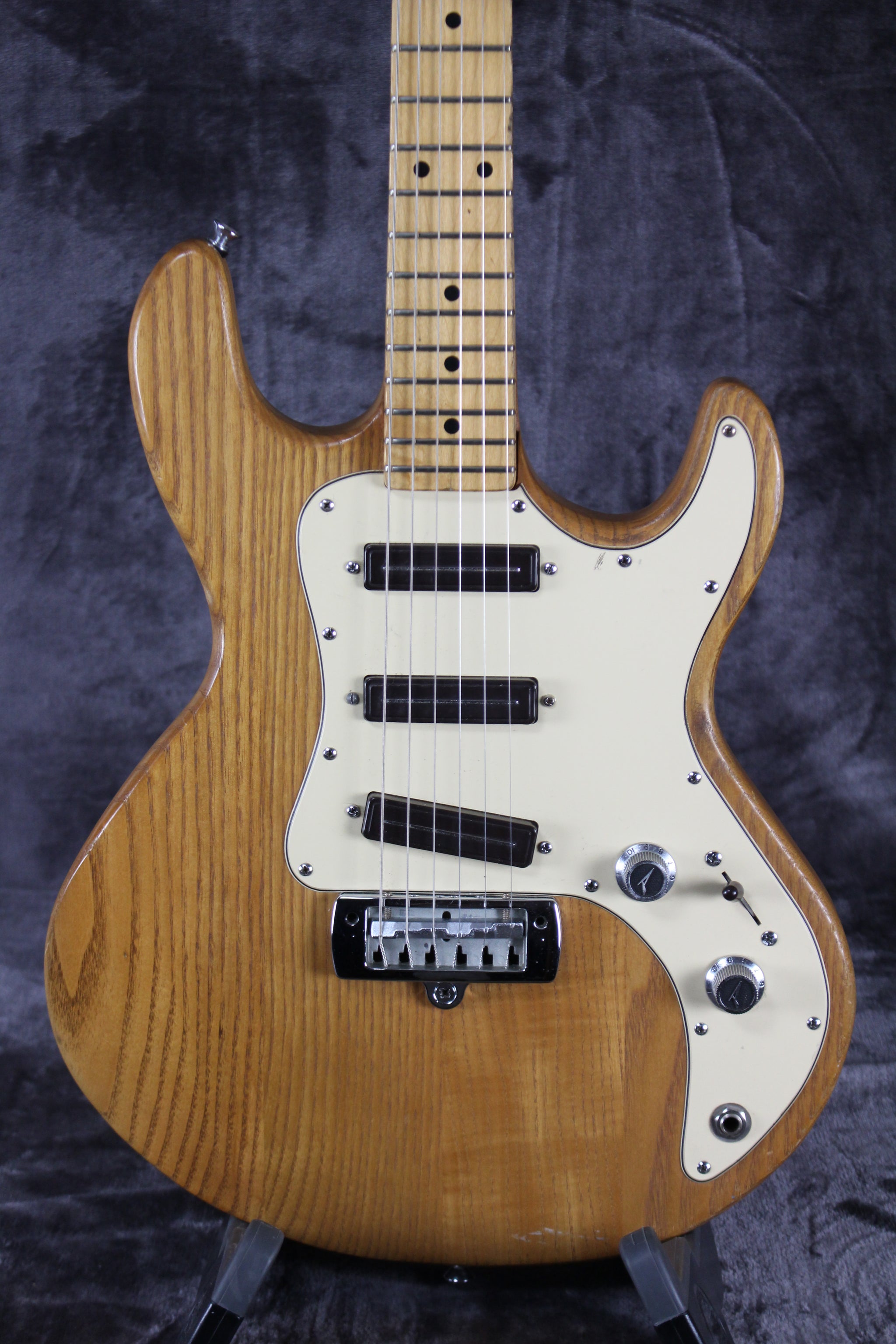1982 Peavey T-30 – Empire Guitars