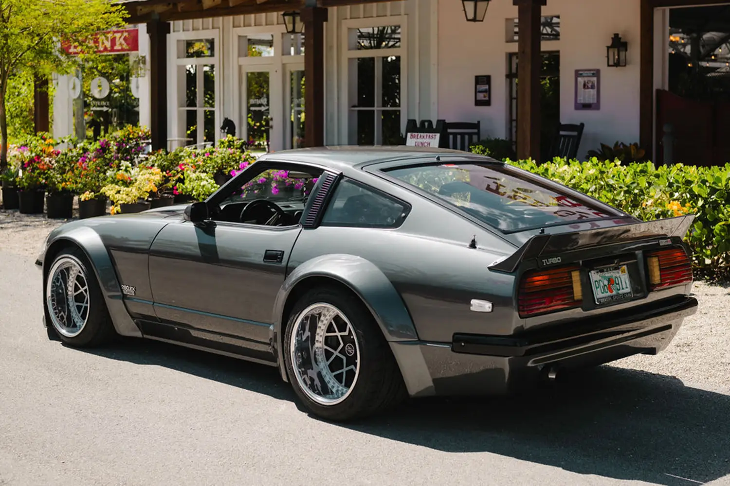 Urban Samurai: The Defiant 1983 Datsun 280ZX Widebody | en.wheelz.me