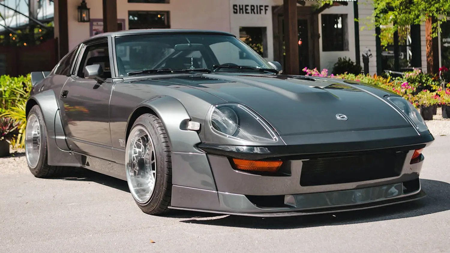 Urban Samurai: The Defiant 1983 Datsun 280ZX Widebody | en.wheelz.me