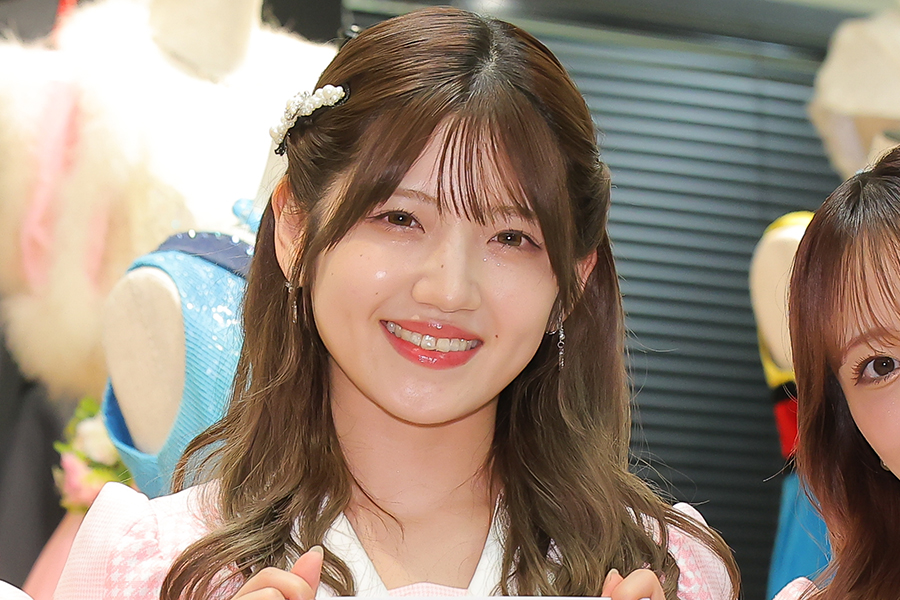 村山彩希、衣装がないと「AKB48にはなれない」 20周年を前に「気が