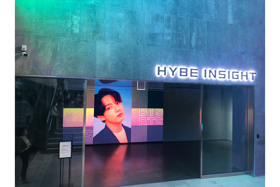 K-POPの聖地「HYBE INSIGHT」が連日盛況 現地ファン「BTSが踊る大