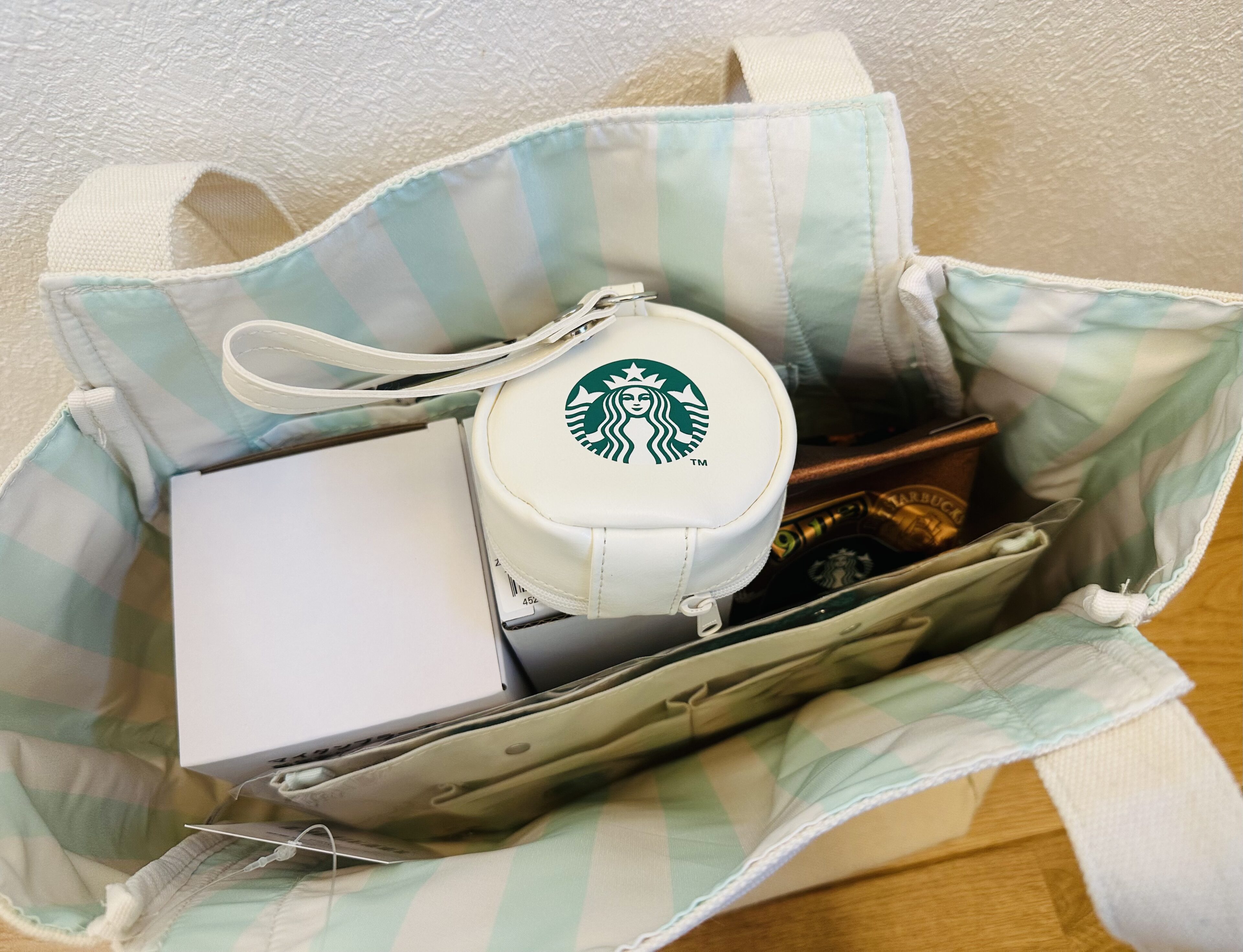 スターバックス福袋2025】初エントリー初当選！中身とお得感を徹底レポ