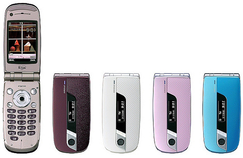 NEC FOMA携帯(ガラケー)開発の歴史。汎用OS「Linux」を採用した当時の