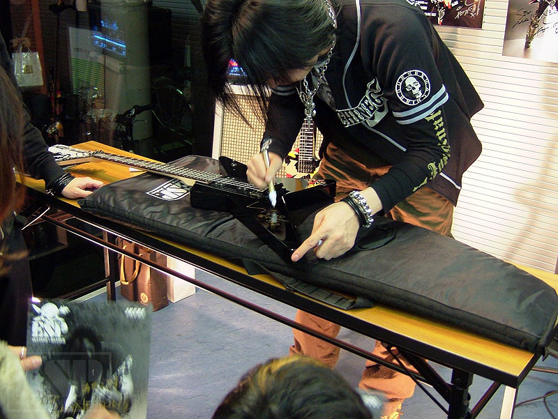 IKEBE×ESP ANDORA'S BOX発売記念 ANCHANGサイン会 – ESP Official Blog