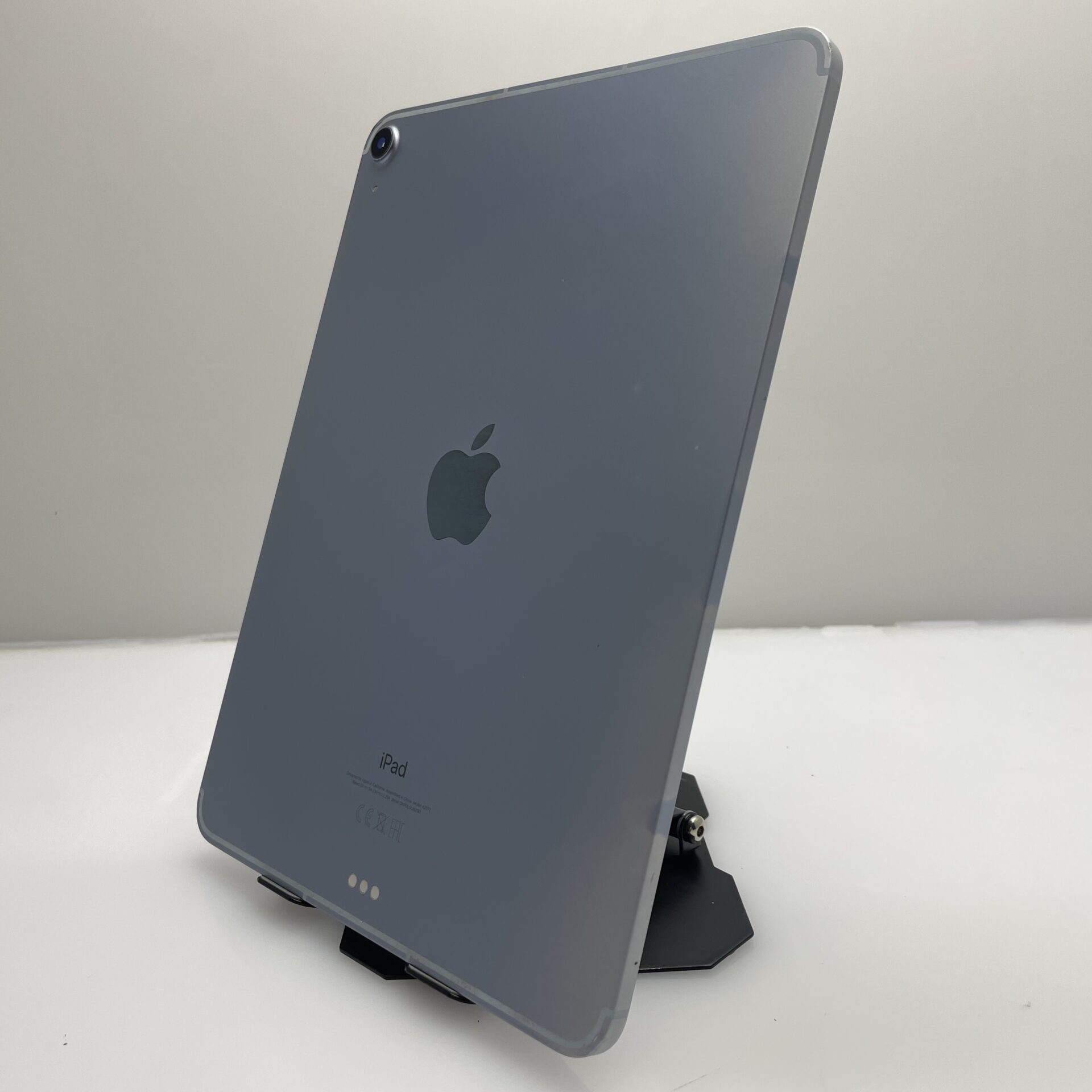 Buy Used Apple iPad Air 4th Gen 64GB (Wi-Fi/Cellular) Sky Blue (3