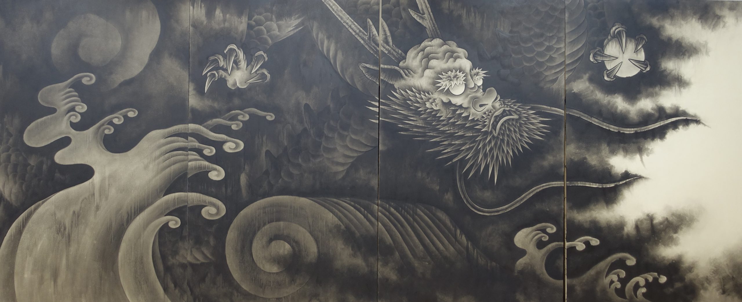 知られざる現代京都の超絶水墨画家（8）「藤井湧泉の《雲龍嘯虎襖絵