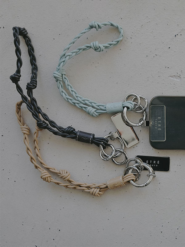 レザーコードショートマルチストラップ(F BEIGE): グッズ │ ETRE