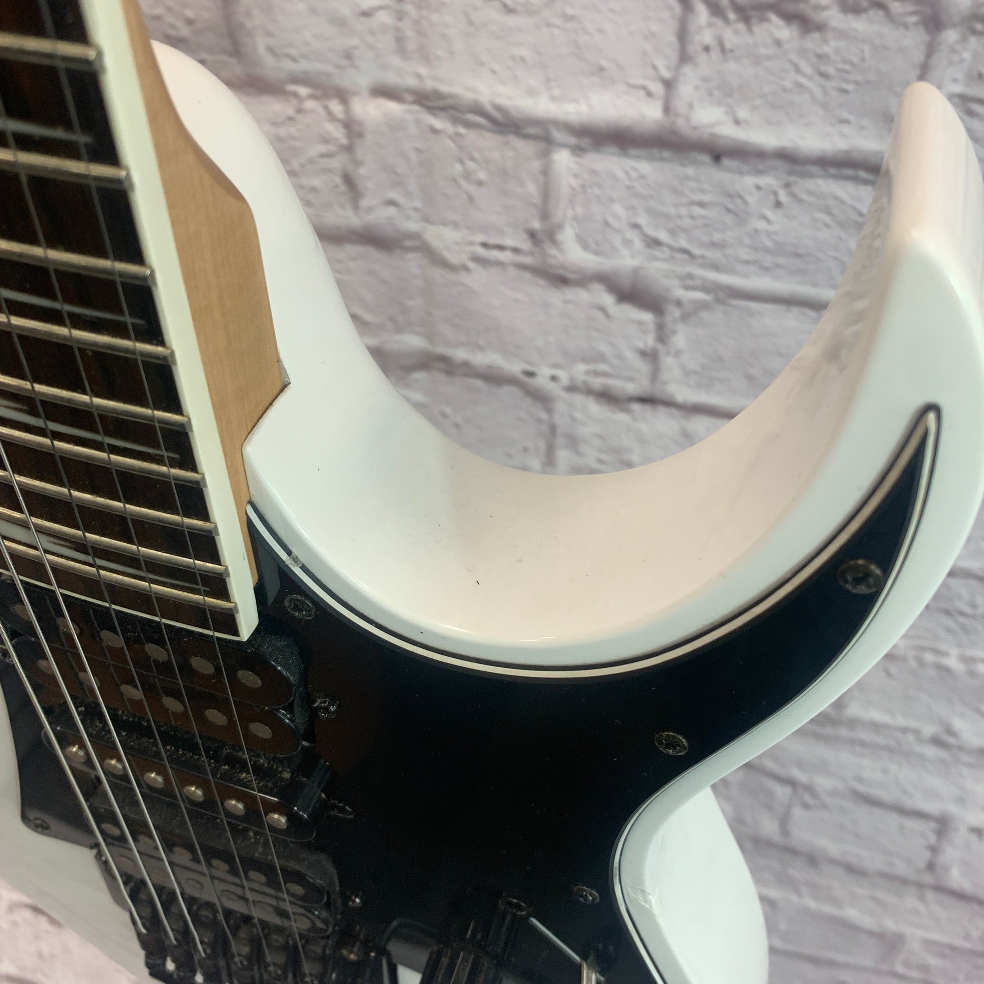 Ibanez Gio HSH with Locking Tremolo - Evolution Music