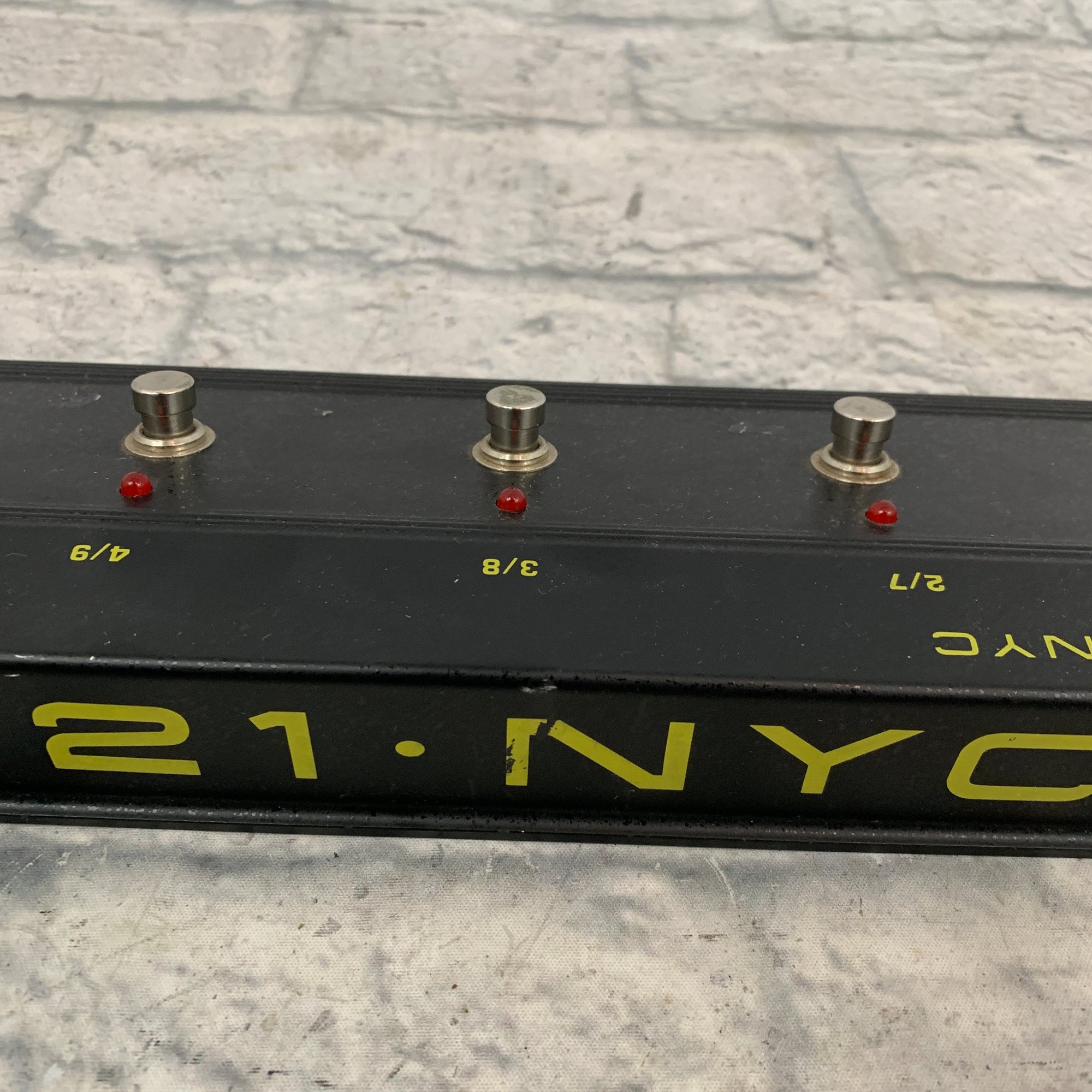 Tech 21 Midi Moose Midi Foot Controller with 20ft Midi Cable