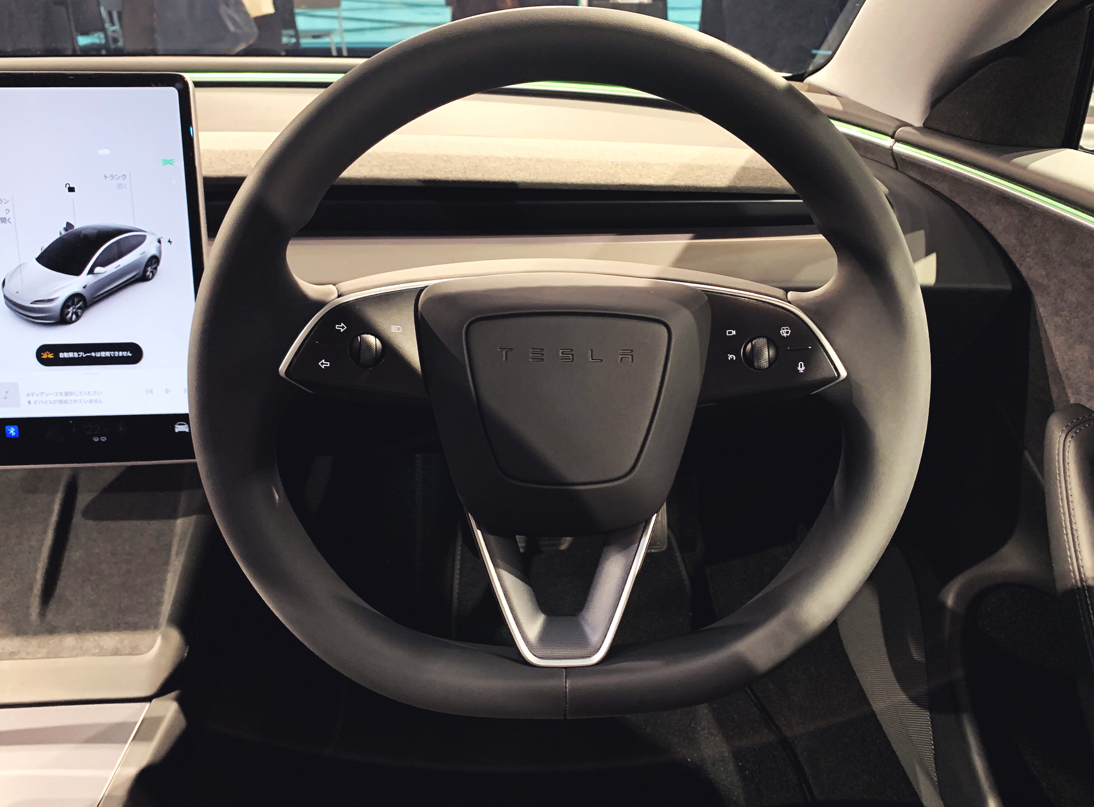 ハイランド」ことテスラ新型モデル3国内初披露！ そのアップグレード