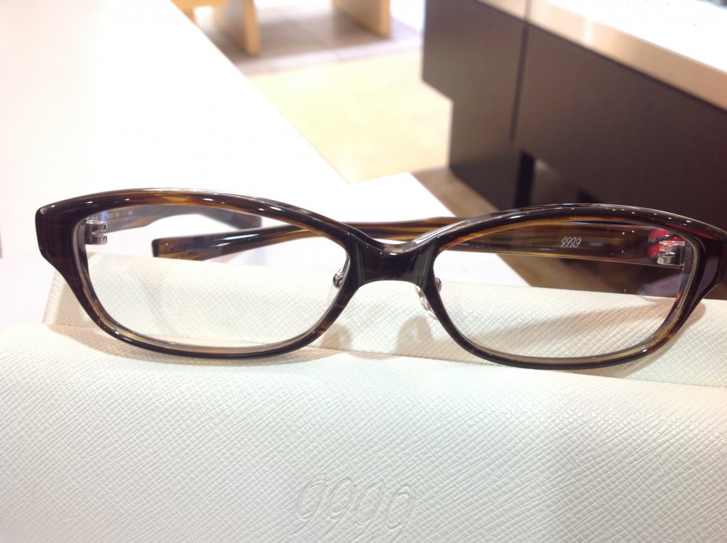 999.9 NP-18 フォーナインズ