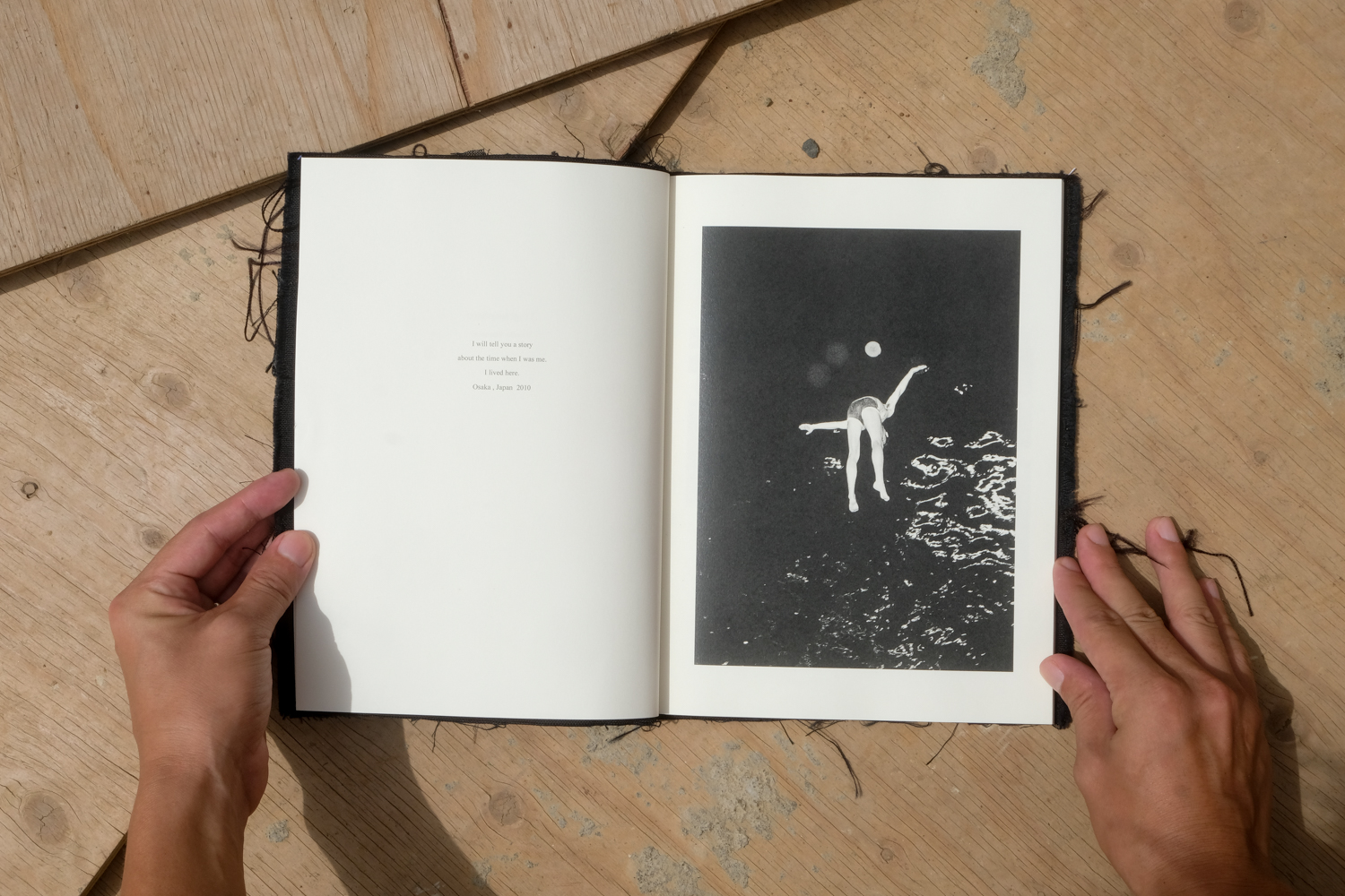 山谷佑介の最初の写真集「Tsugi no yoru e」の限定数で再販決定 先行