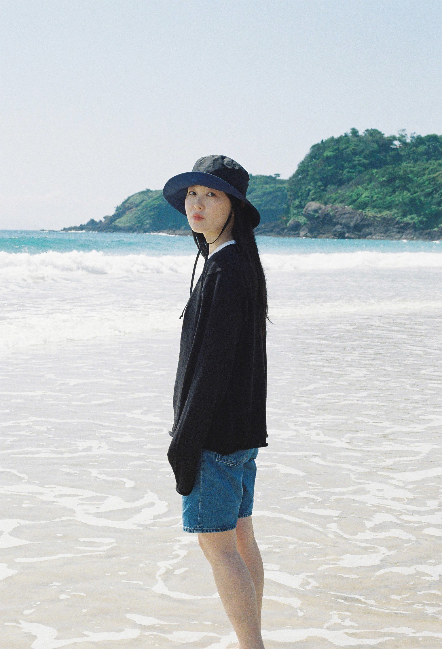 柴田ひかりが手掛けるPEEP INSIDE HEADより夏に向けた新作アイテムが