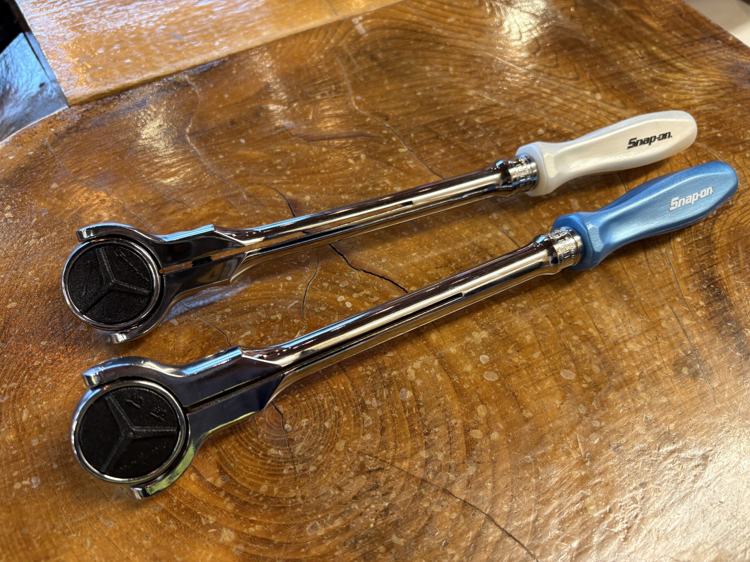 これが最後のチャンスかも？SNAP-ONスイベルラチェット限定グリップ