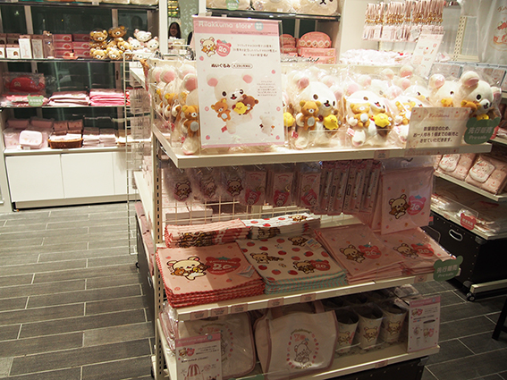 コリラックマ20周年をスペシャルなストロベリーショートケーキでお祝い