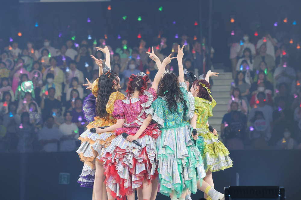 FRUITS ZIPPER、グループ結成2周年を記念した日本武道館公演が大盛況で