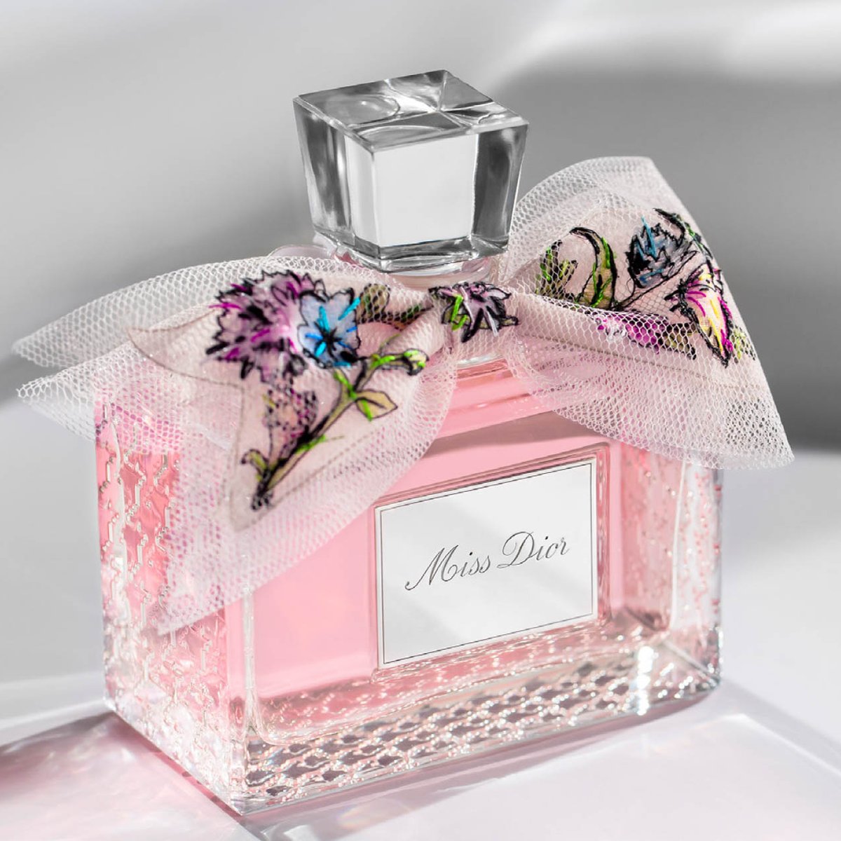 ミス ディオール」から世界100個限定のクチュールエディションが登場