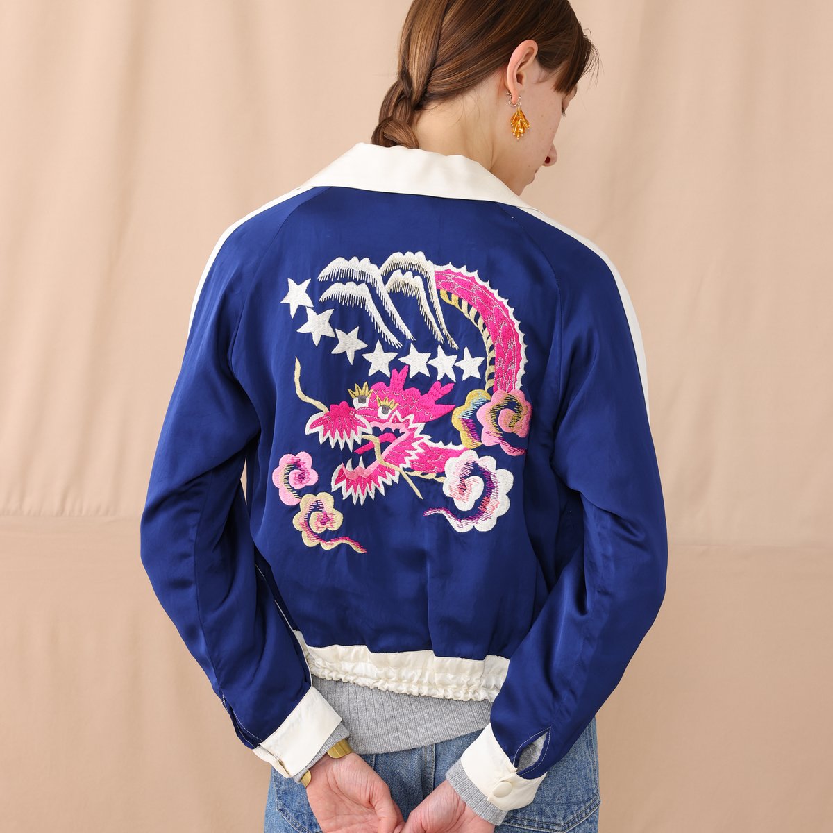 黎明期のスカジャンを再現、ビームス ボーイがテーラー東洋とのコラボ