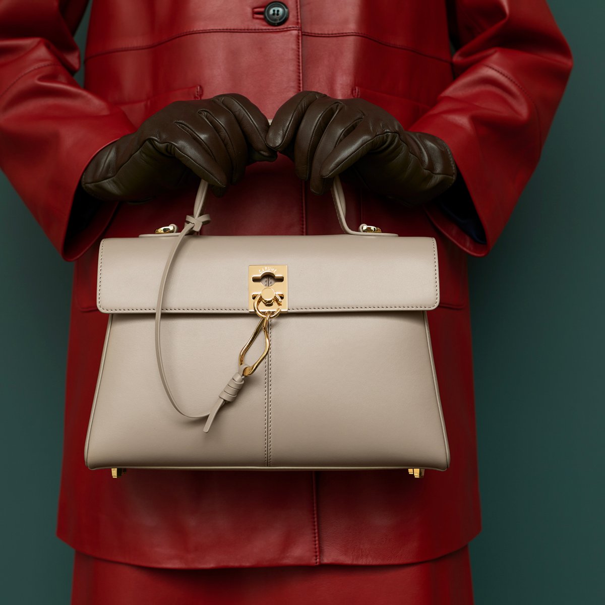 トゥモローランドが香港発アクセサリーブランド「カフネ」に別注