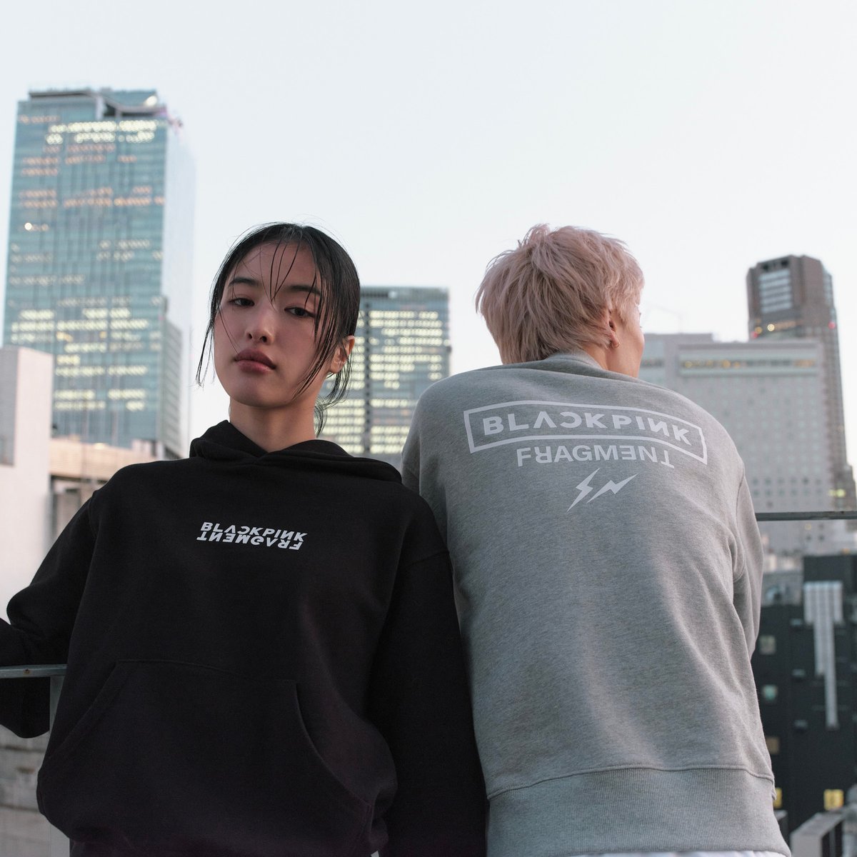 BLACKPINKがフラグメントとコラボ 全23型のアイテムを発売