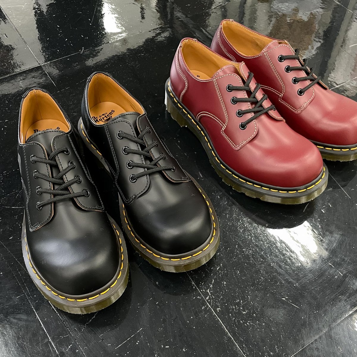 コム デ ギャルソン・オム ドゥ」がドクターマーチンとの4ホールブーツ発表