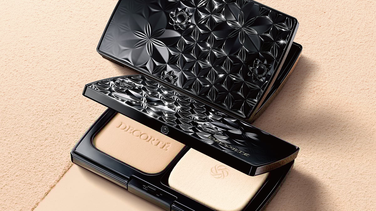 コスメデコルテ「ゼン ウェア」のパウダーファンデが登場 リキッドの