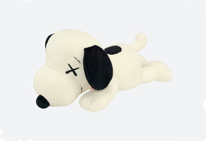 ユニクロ「KAWS × PEANUTS」スヌーピーのぬいぐるみ増産が決定