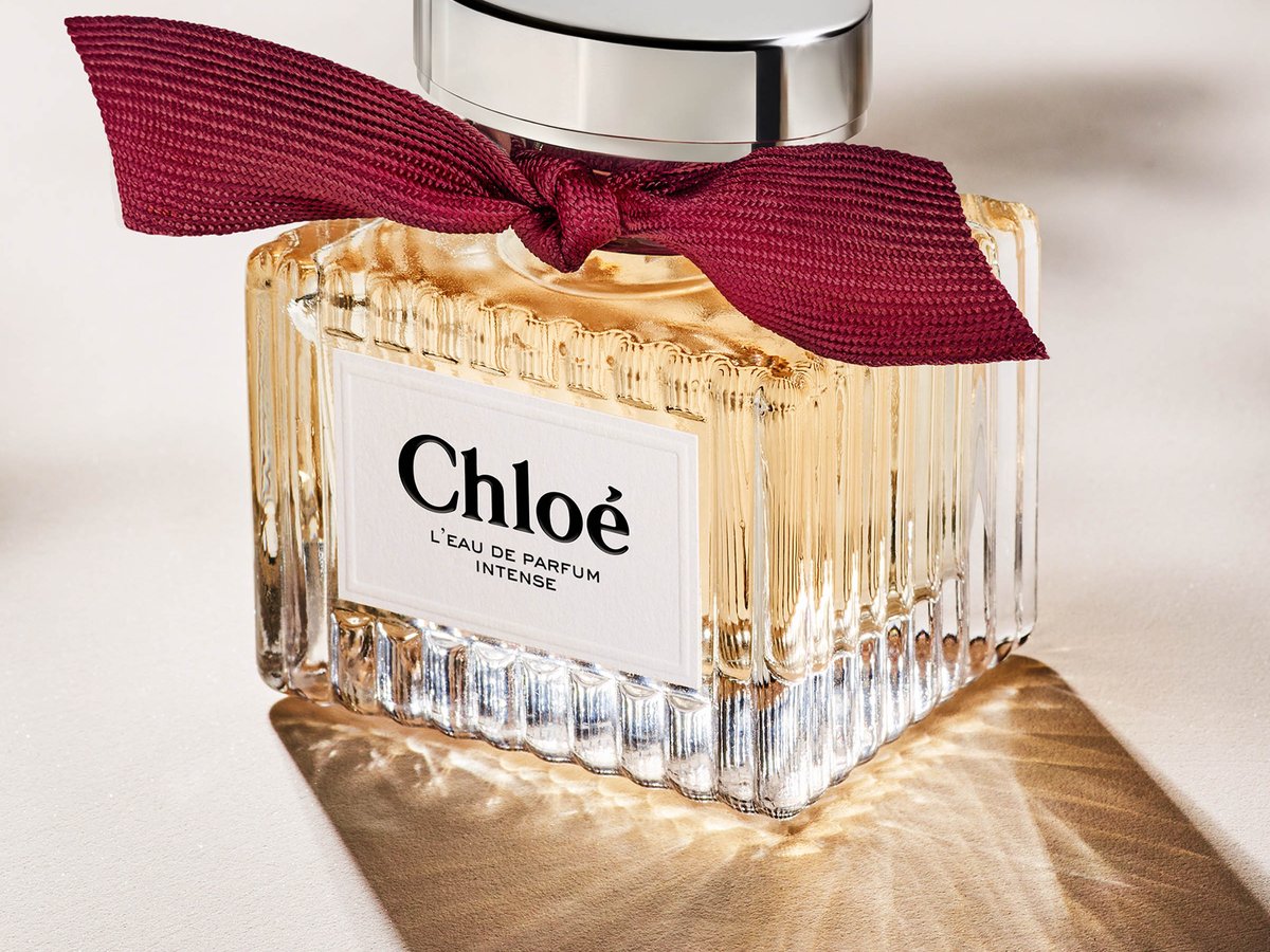 クロエ」から新作フレグランス ブランドを象徴するローズを再解釈