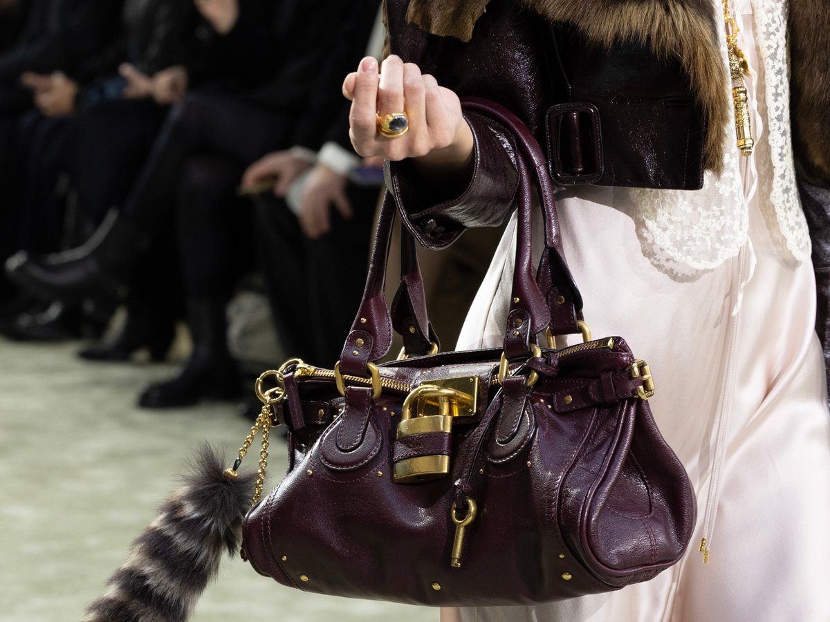 クロエの「パディントン」バッグが20年ぶりに復活 パリコレに登場