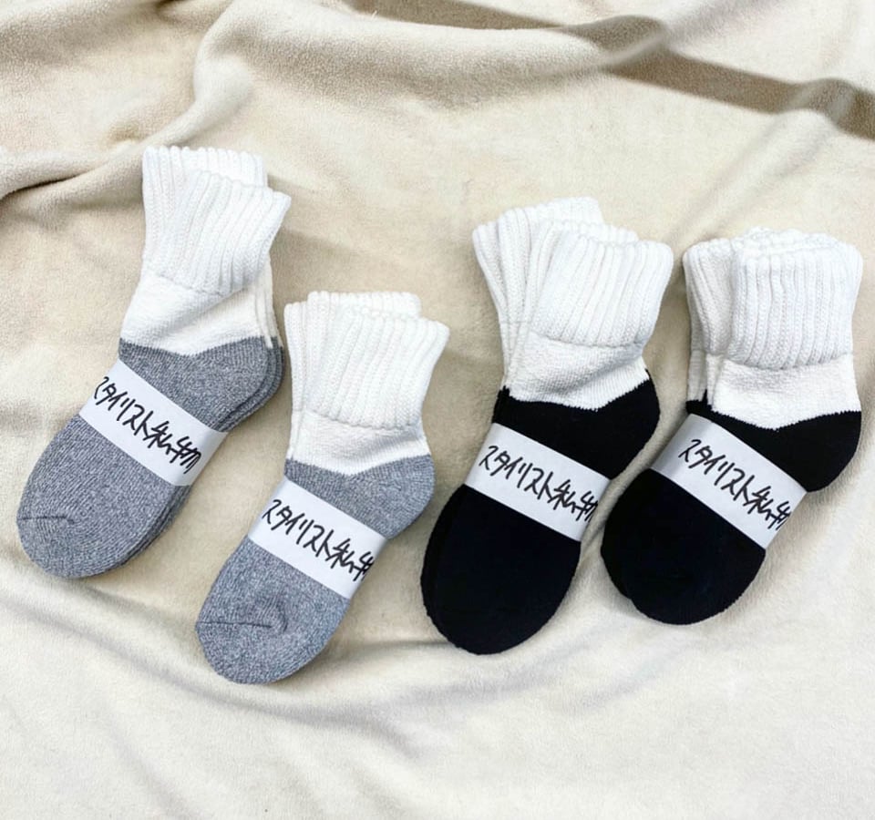 ユニバーサル プロダクツがスタイリスト私物とのコラボソックス発売