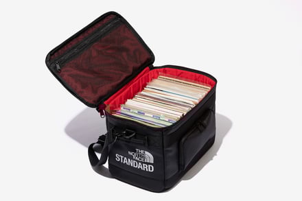ザ・ノース・フェイス 」がオリジナルレコードバッグを発売
