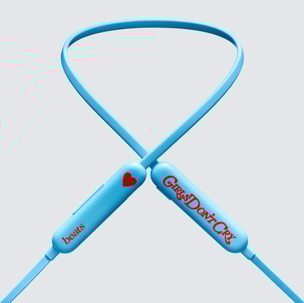 ビーツがガールズ ドント クライとコラボ、ハートチャーム付きの