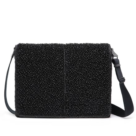 アンテプリマからユニセックスでシンプルなデザインのバッグが登場