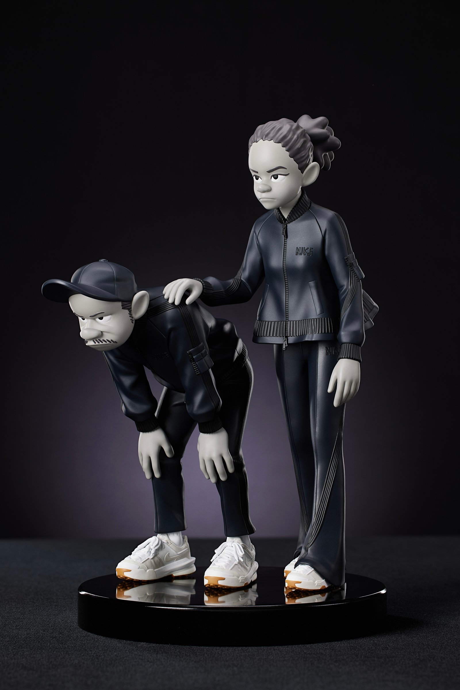 サカイがナイキとコラボ、トラックスーツをベースとしたアパレル発売