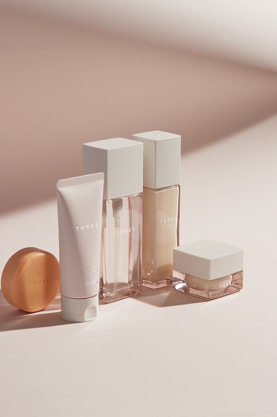 THREEから女性と月のリズムに着目したスキンケア 植物の力で「心